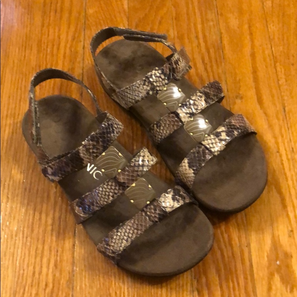 Vionic Amber sandals size 7.